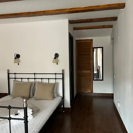 Sian Sanctuary براشوف