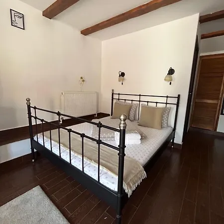 Sian Sanctuary براشوف